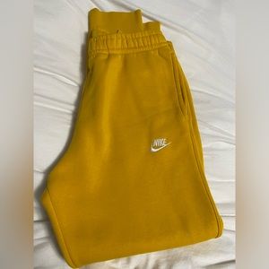 Mens yellow nike jogger sweatpants size M